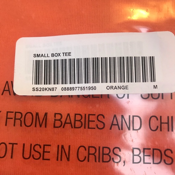 🔥Supreme Small Box Logo Tee🔥 - Picture 3 of 3